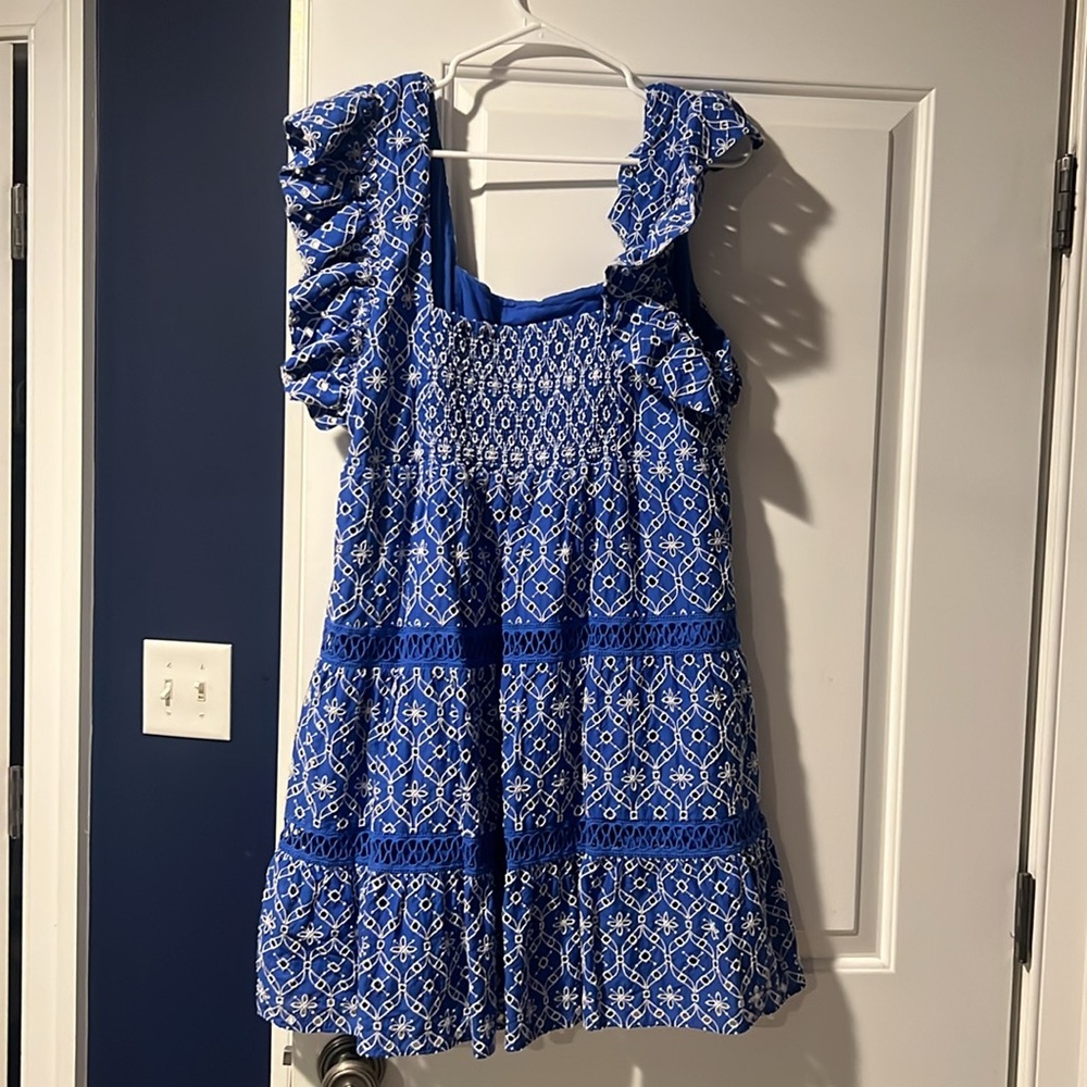 💙🤍Lilly Pulitzer Blue Grotto Flutter Eyelet Ruffle Patterned Dress - Picture 4 of 12